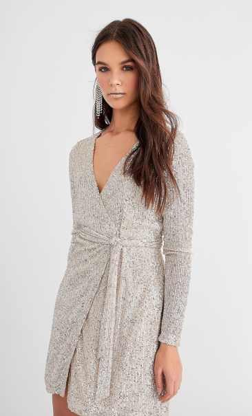 Robe portefeuille sequins STRADIVARIUS 49,99€